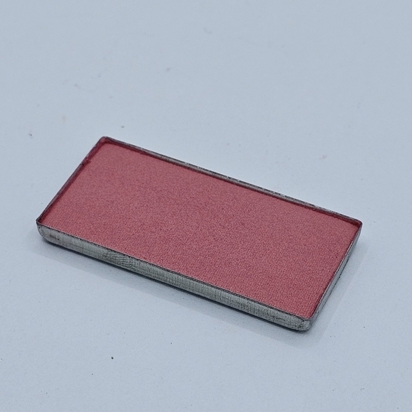 Mary Kay Rogue Rose Chromafusion Cheek Powder - Picture 3 of 5